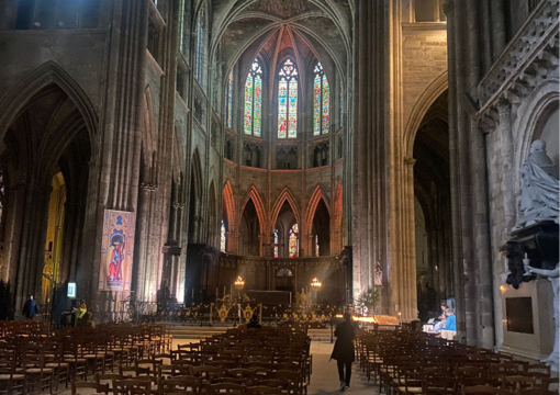 Actu CREAD : Immersion Culturelle : quand les étudiants découvrent la grandeur de la Cathédrale de Bordeaux